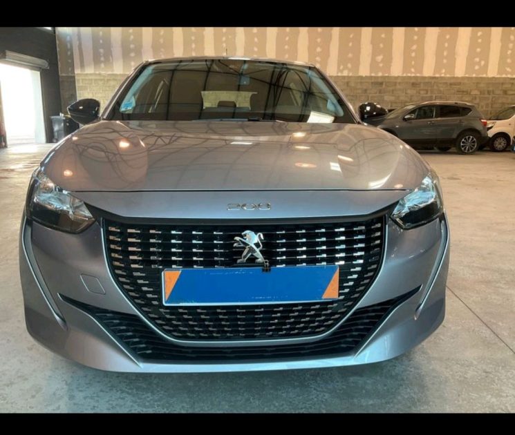 PEUGEOT 208 pour export 2023