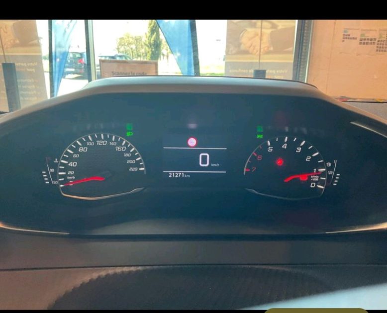 PEUGEOT 208 pour export 2023