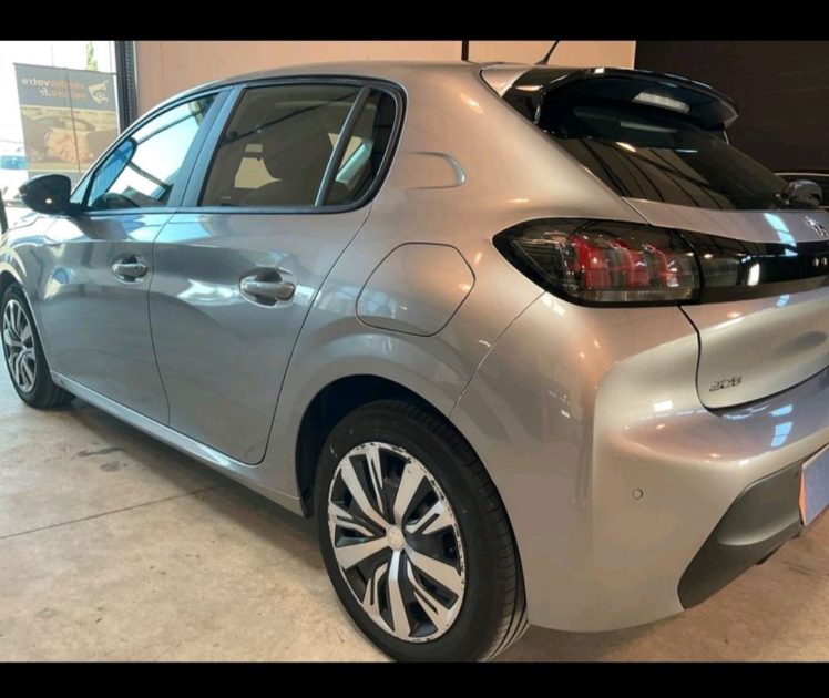 PEUGEOT 208 pour export 2023