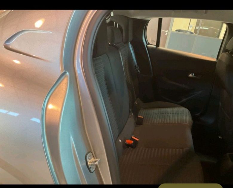 PEUGEOT 208 pour export 2023