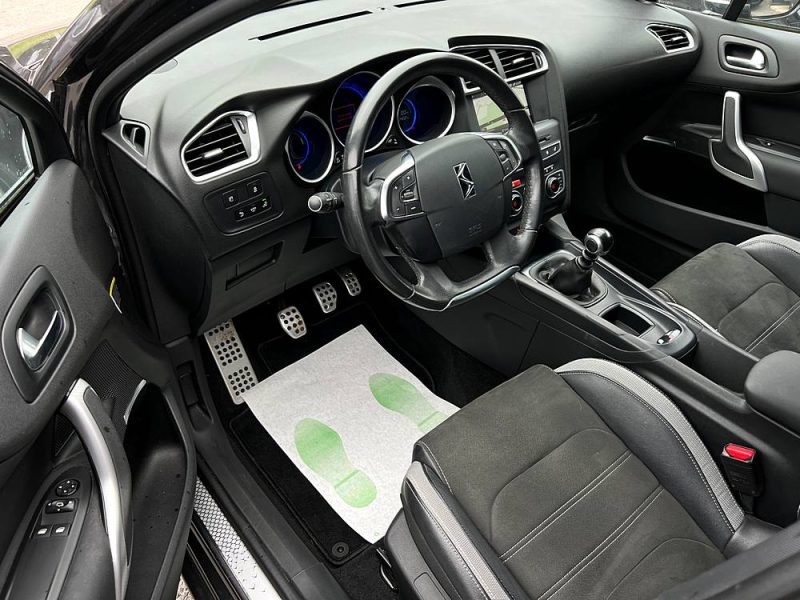 DS DS 4 CONNECT CHIC 1.2 130 Cv APPLE CARPLAY & ANDROID CAMERA RECUL CRIT AIR 1 - GARANTIE 1 AN