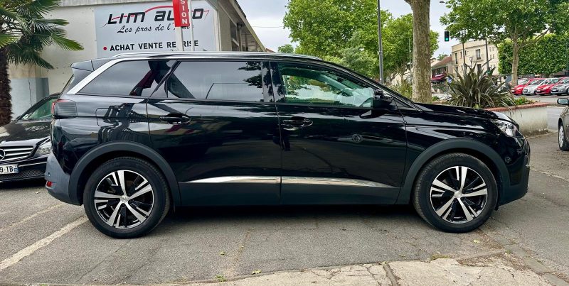 PEUGEOT 5008 2019
