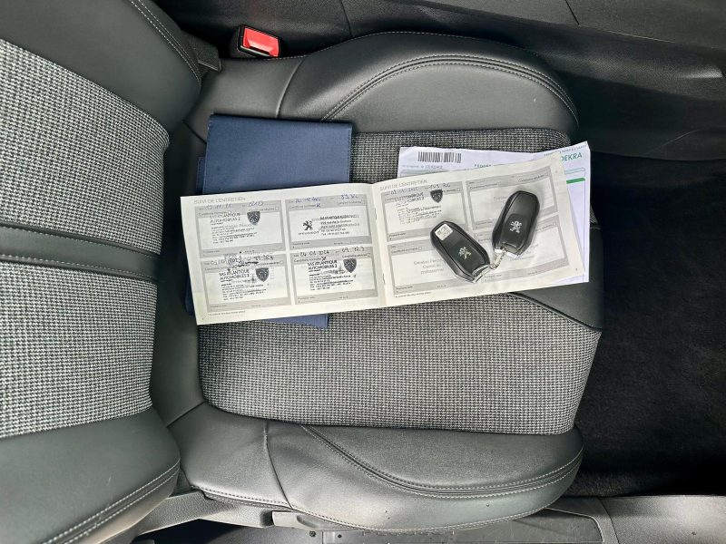 PEUGEOT 5008 2019