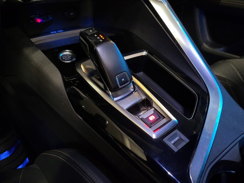 PEUGEOT 5008 2,0 180cv GT 7 PLACES TOIT OUVRANT / FOCAL / ANGLE MORT / KEYLESS / CARPLAY