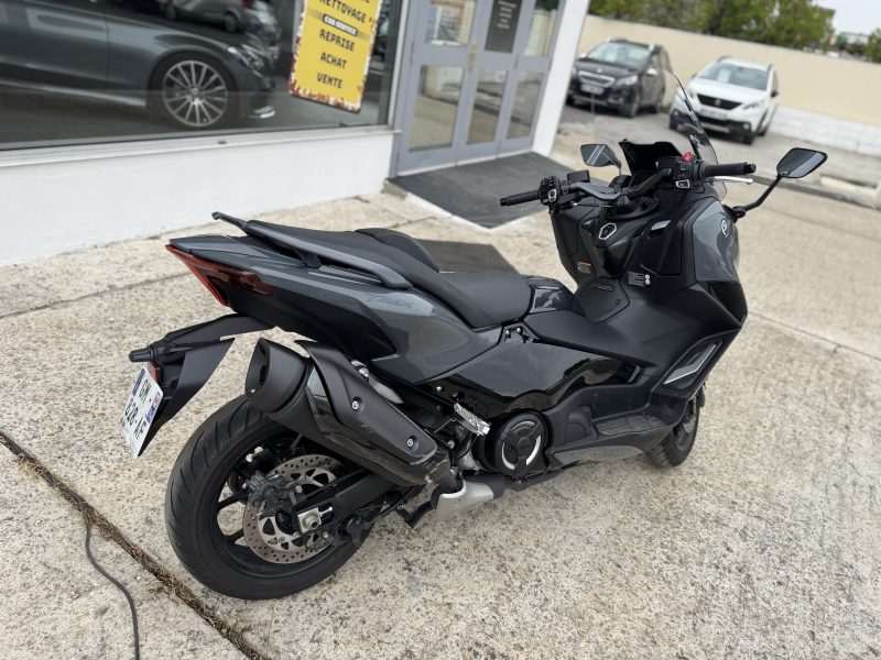 YAMAHA XP560D 2023 Tech Max