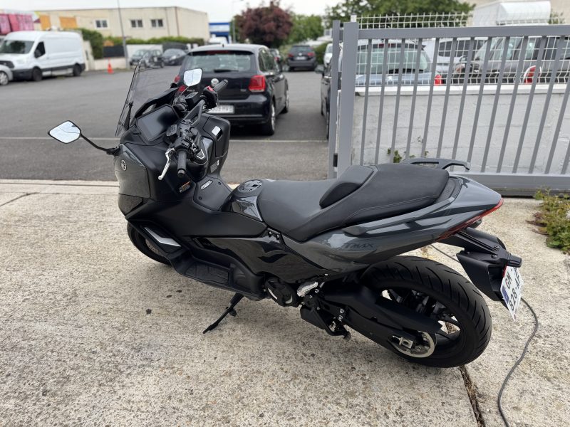 YAMAHA XP560D 2023 Tech Max
