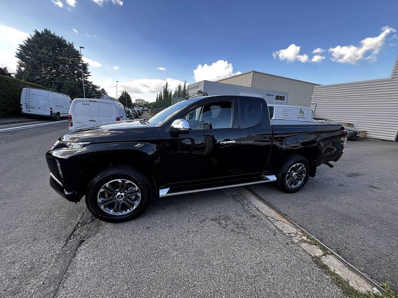 MITSUBISHI L 200 2020