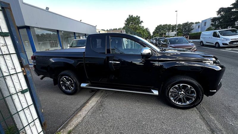 MITSUBISHI L 200 2020