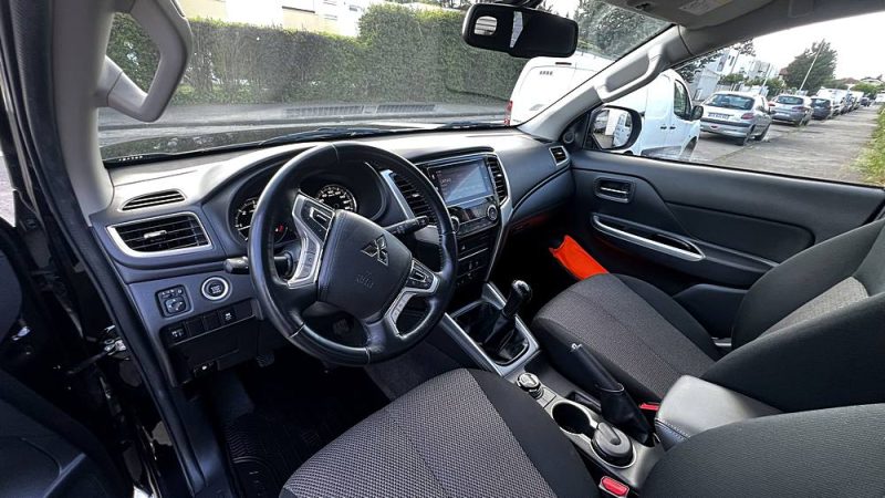 MITSUBISHI L 200 2020