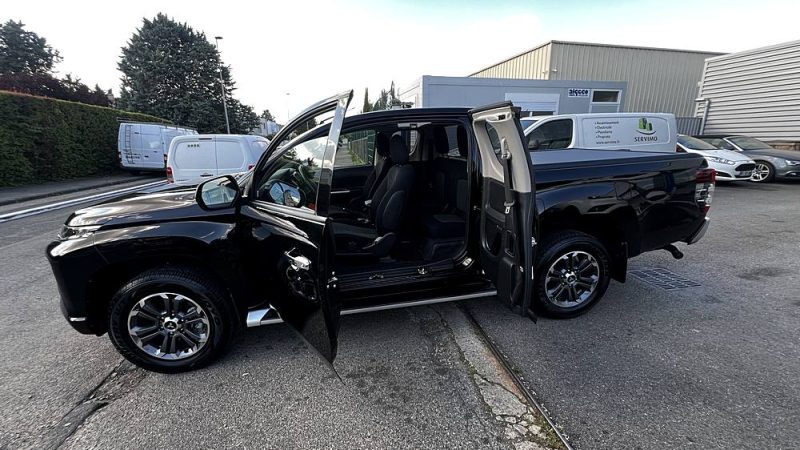 MITSUBISHI L 200 2020