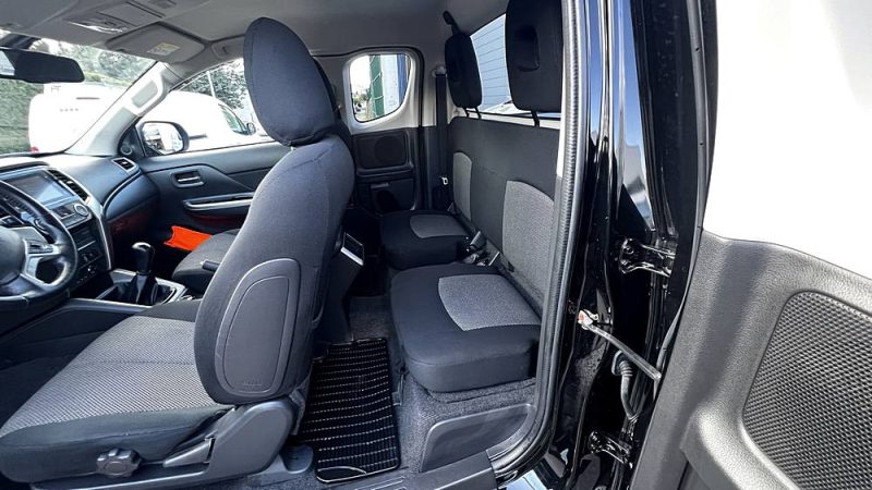 MITSUBISHI L 200 2020