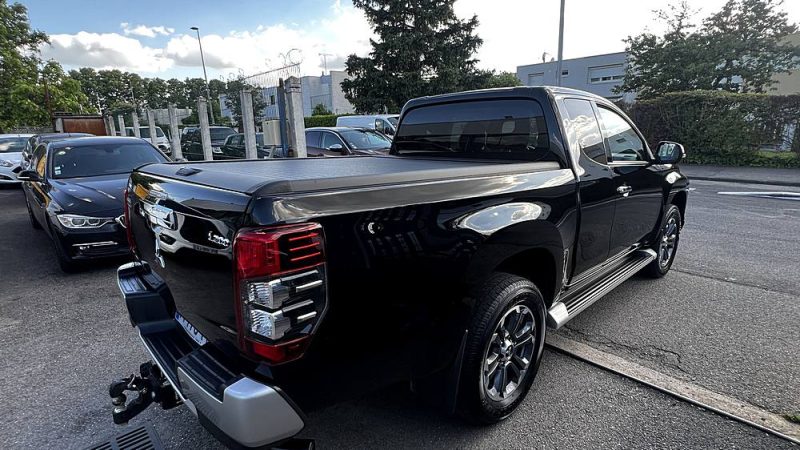 MITSUBISHI L 200 2020