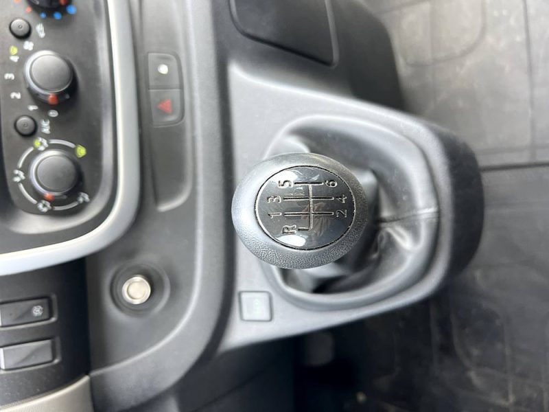 RENAULT TRAFIC 1.6 DCI 125 9 PLACES RADAR DE RECUL /BLUETOOTH /CLIMATISATION