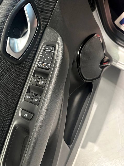 RENAULT CLIO IV 0.9 TCE 90 INTENS APPLE CARPLAY