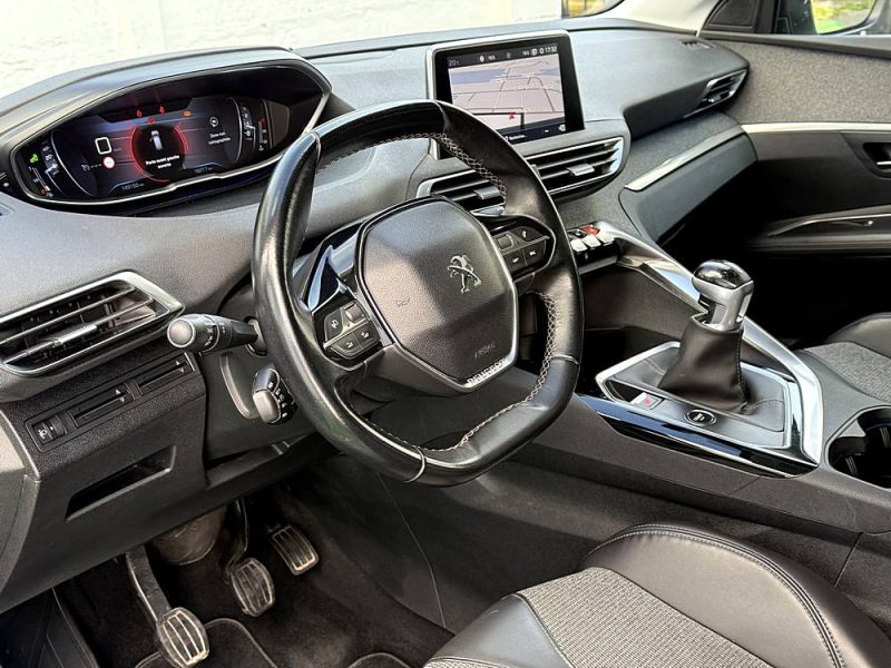 PEUGEOT 3008 2018