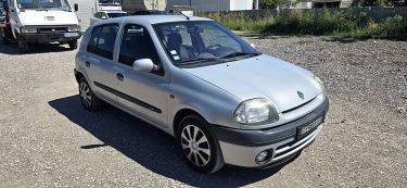 Renault Clio 1.6i 90ch RXE – 120 000 km – Très bon état