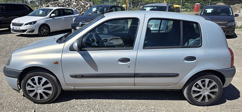 Renault Clio 1.6i 90ch RXE – 120 000 km – Très bon état