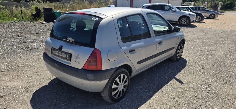 Renault Clio 1.6i 90ch RXE – 120 000 km – Très bon état