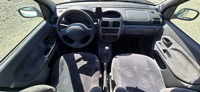 Renault Clio 1.6i 90ch RXE – 120 000 km – Très bon état