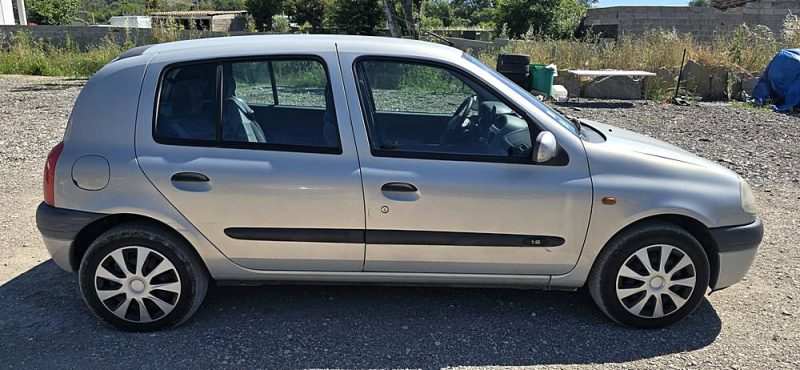 Renault Clio 1.6i 90ch RXE – 120 000 km – Très bon état