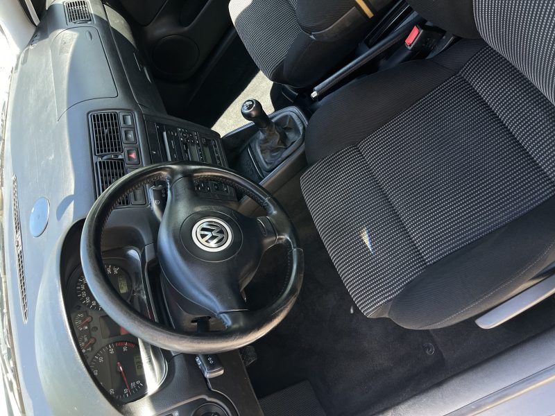 VOLKSWAGEN GOLF 2000
