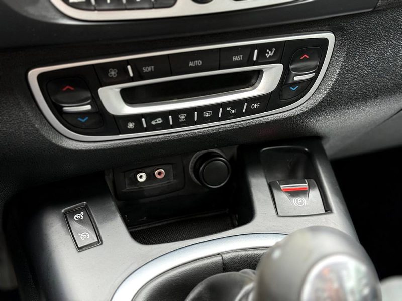 RENAULT MEGANE SCENIC 2011