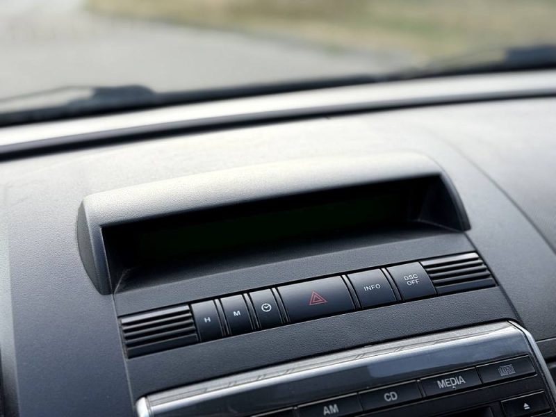 MAZDA 2.0 TD - 110CH PACK ELEGANCE Véhicule destiné uniquement aux professionnels, 