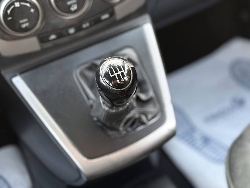 MAZDA 2.0 TD - 110CH PACK ELEGANCE Véhicule destiné uniquement aux professionnels, 