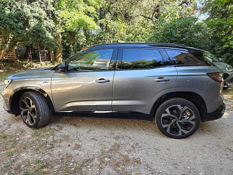 RENAULT  AUSTRAL 2024