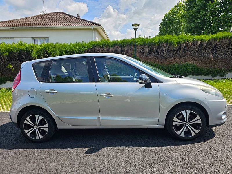 RENAULT MEGANE SCENIC 2011