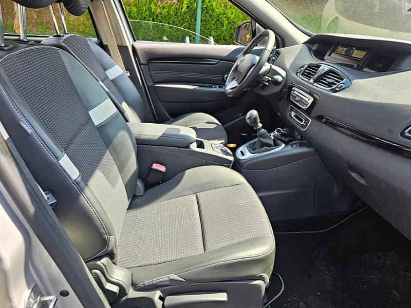 RENAULT MEGANE SCENIC 2011