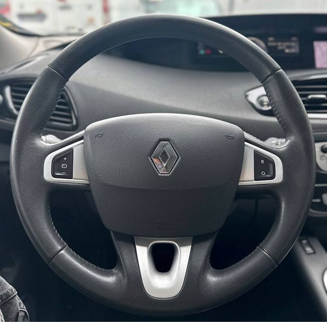 RENAULT MEGANE SCENIC 2012