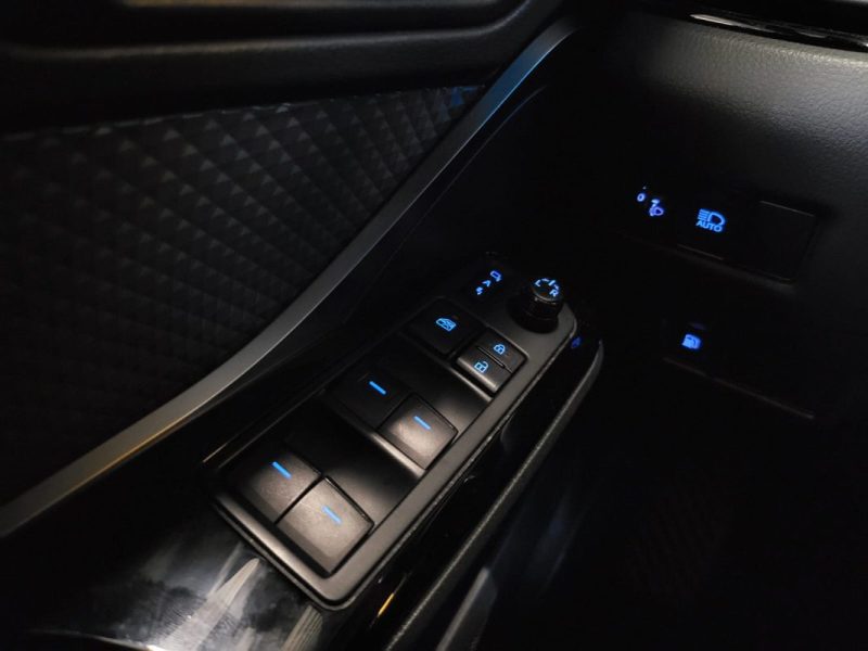 TOYOTA C-HR 2.0 184cv DYNAMIC BUSINESS / SIEGES CHAUFFANTS / APPLE CARPLAY / CAMERA