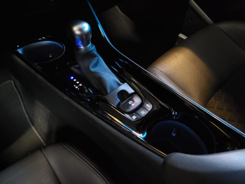 TOYOTA C-HR 2.0 184cv DYNAMIC BUSINESS / SIEGES CHAUFFANTS / APPLE CARPLAY / CAMERA