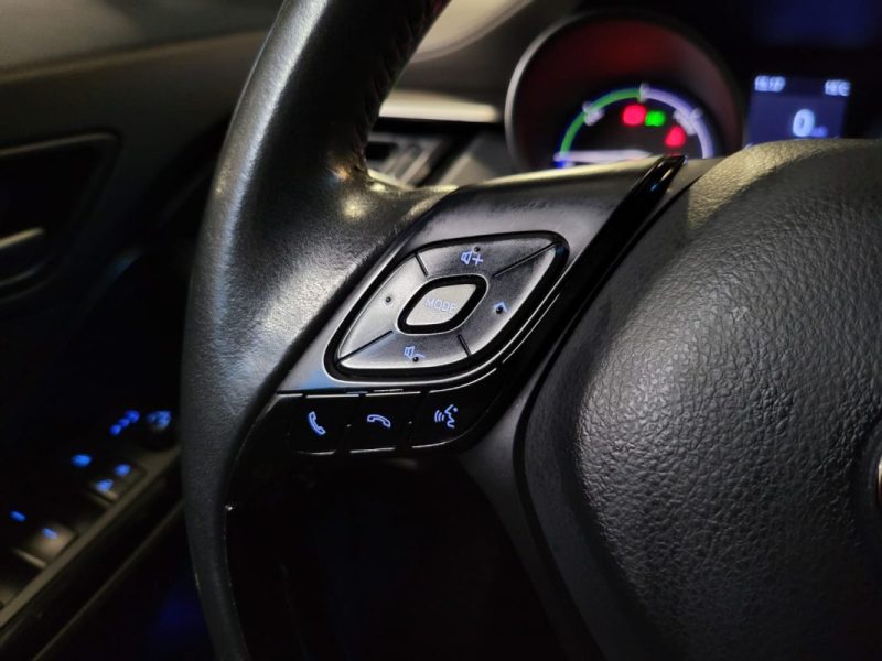 TOYOTA C-HR 2.0 184cv DYNAMIC BUSINESS / SIEGES CHAUFFANTS / APPLE CARPLAY / CAMERA