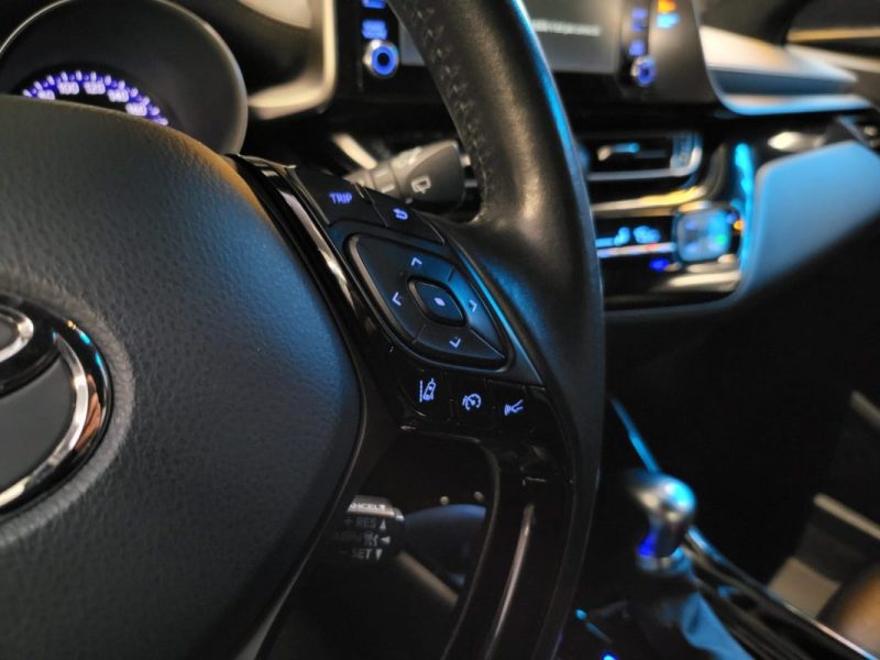 TOYOTA C-HR 2.0 184cv DYNAMIC BUSINESS / SIEGES CHAUFFANTS / APPLE CARPLAY / CAMERA