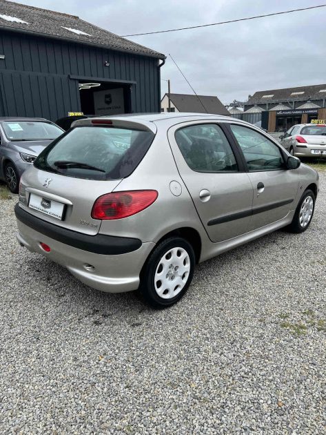 PEUGEOT 206 2005