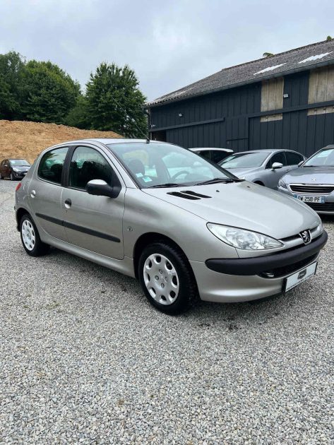 PEUGEOT 206 2005