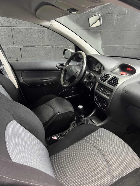 PEUGEOT 206 2005