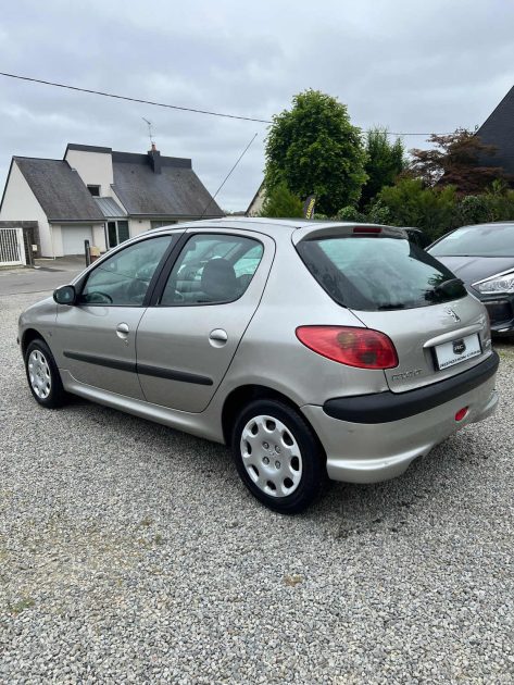 PEUGEOT 206 2005
