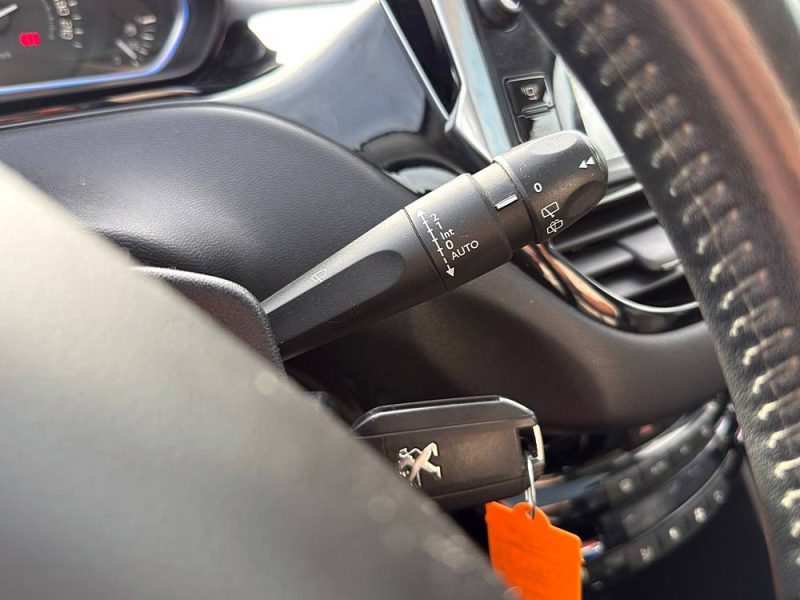 PEUGEOT 208 1.6 VTI 120CH BVM5 FELINE