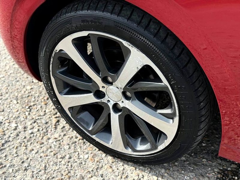 PEUGEOT 208 1.6 VTI 120CH BVM5 FELINE