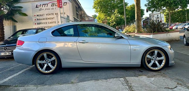 BMW 325i E92 218ch PACK M