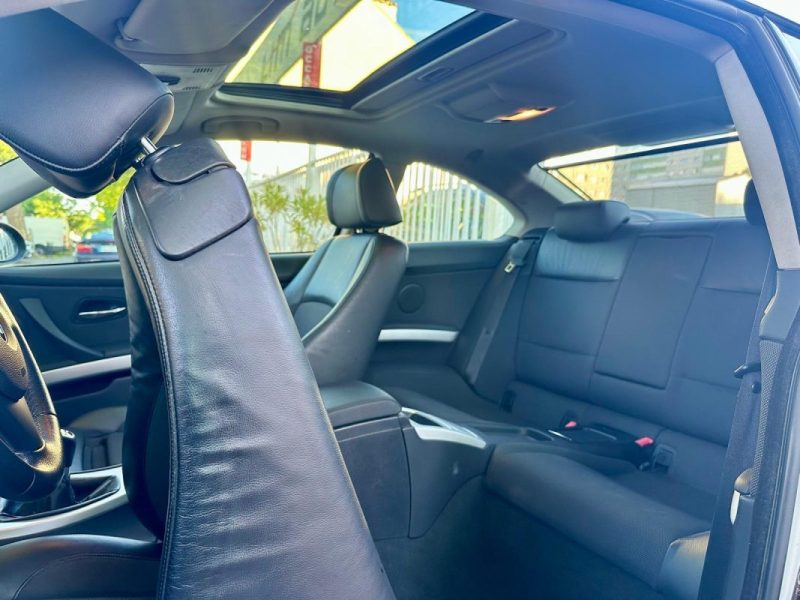 BMW 325i E92 218ch PACK M