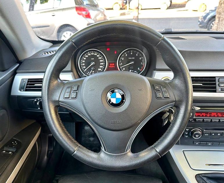 BMW 325i E92 218ch PACK M