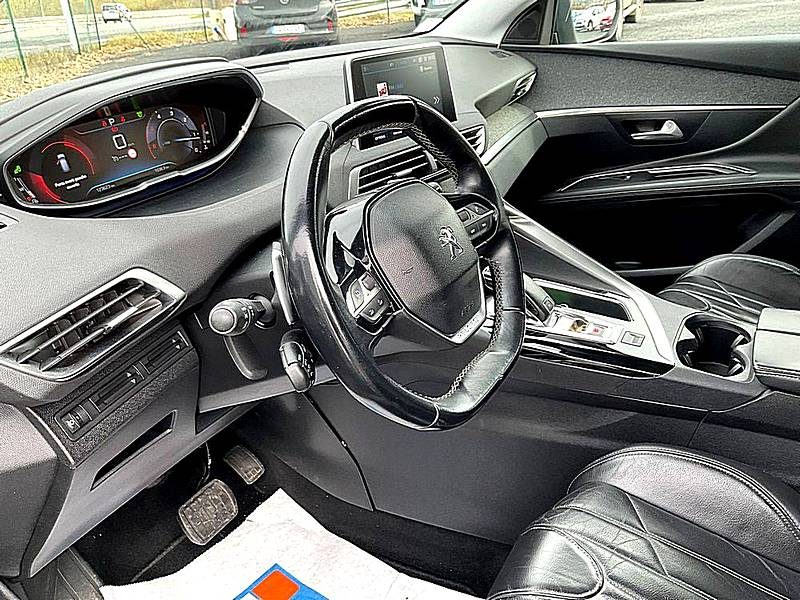 PEUGEOT 3008 2018
