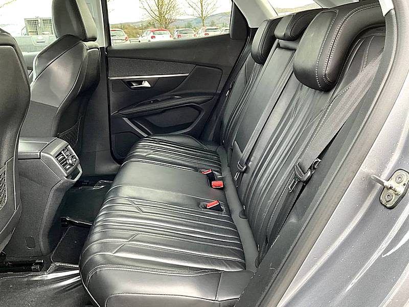 PEUGEOT 3008 2018
