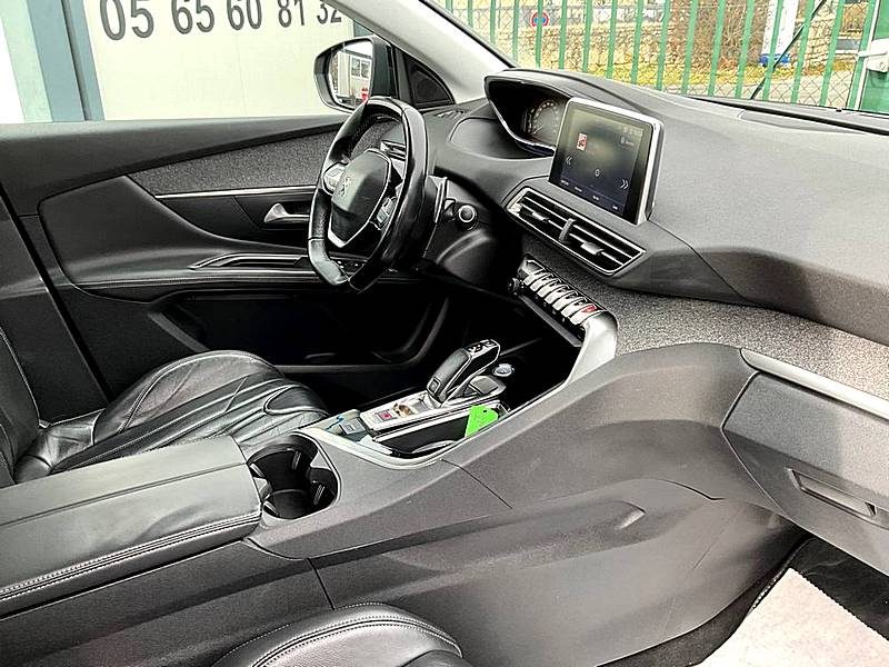 PEUGEOT 3008 2018