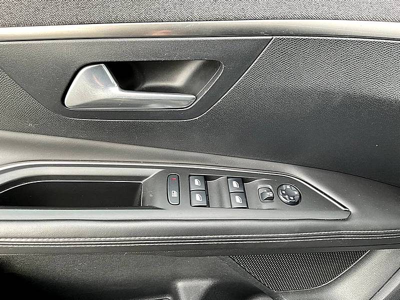 PEUGEOT 3008 2018