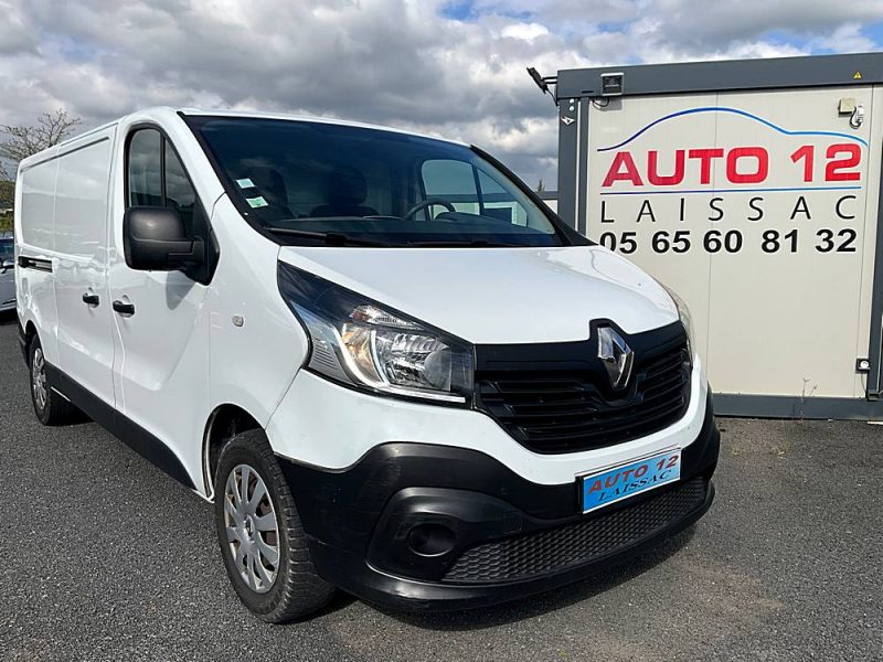 RENAULT TRAFIC 2015